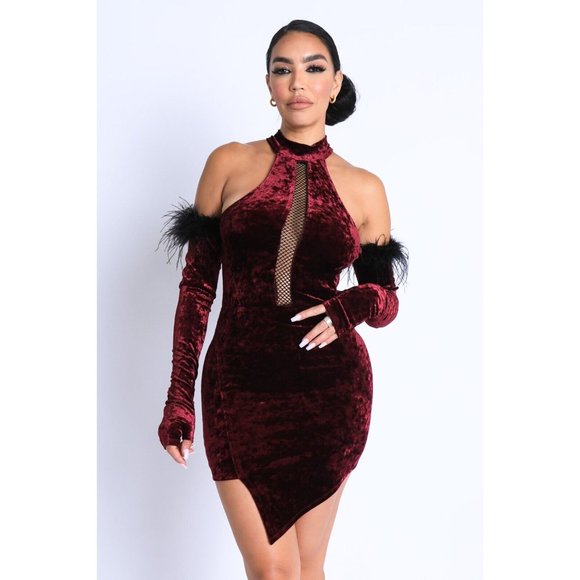 Women's Feather Detailed Crushed Velvet Cold Shoulder Night Club Party Dress - Picture 12 of 12